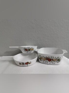 CORNINGWARE Le Persil La Sauge Casserole Dish W/O Lid & 2 saucepans W/O Lids